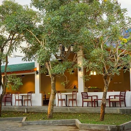 The Capsule Malioboro Hostel Yogyakarta Exterior photo